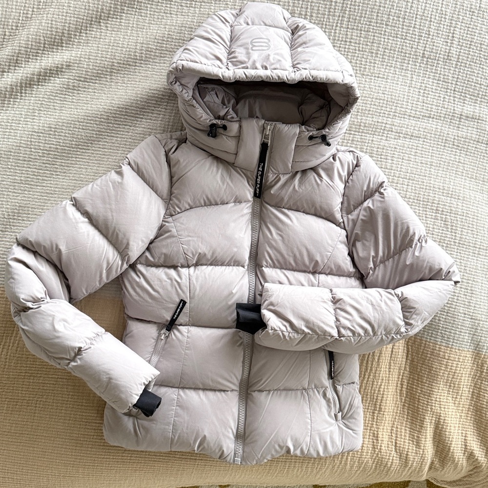 Aritzia Light Taupe/Cream Puffer Jacket with Hood SUPER SNUG